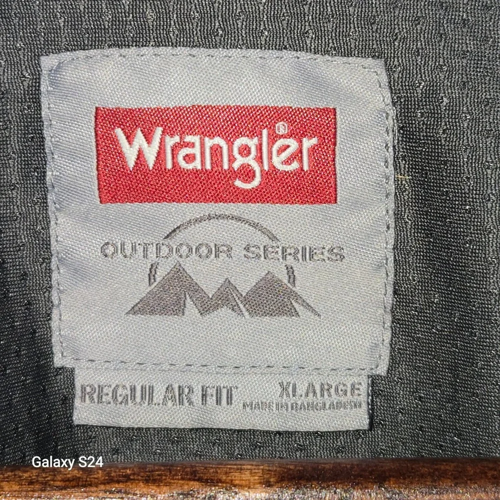 Wrangler Outdoor Series Men's Regular Fit Short Sleeve Button‎ Up XLarge Gray